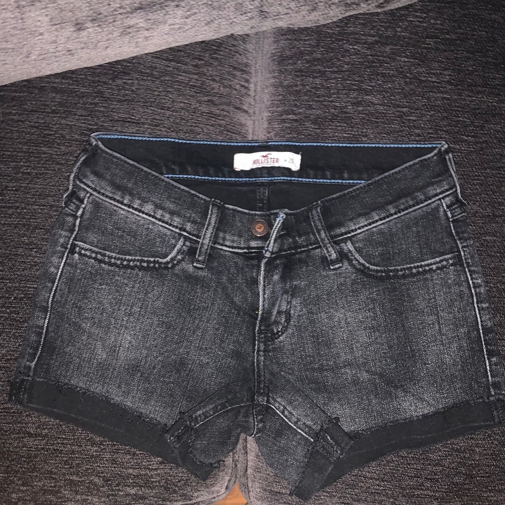 Black Hollister shorts